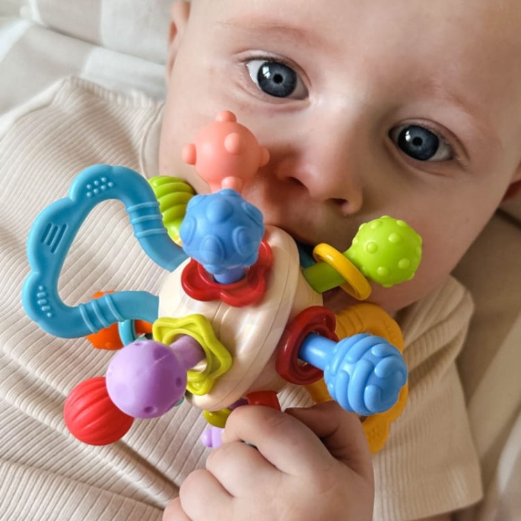 woopie-baby-miekka-grzechotka-2w1-gryzak-zabawka-sensoryczna-dla-niemowlat-0m (3).jpg